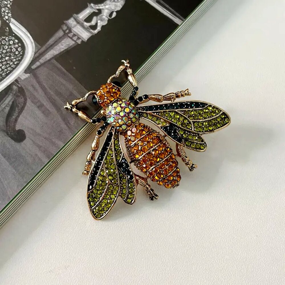 Elegant Vintage-Inspired Rhinestone • Bee Brooch